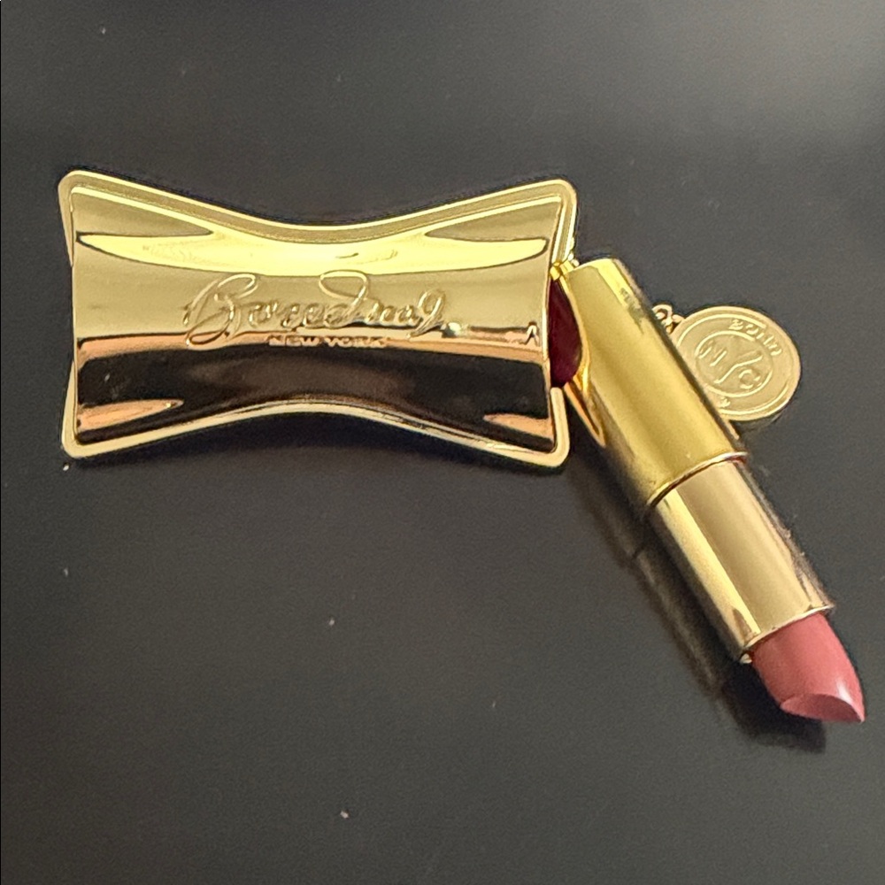 Bond No 9 Gold case
Lipstick and holder Refillable!